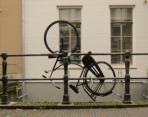Probably not the best place to leave your bike... Photo © Holland-Cycling.com